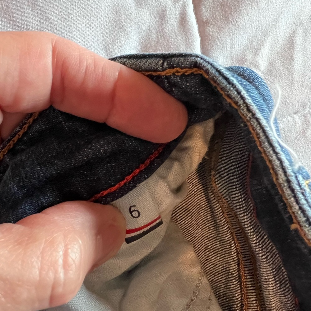 Women’s Tommy Hilfiger Long Length Denim Shorts Size 6 - Picture 3 of 4
